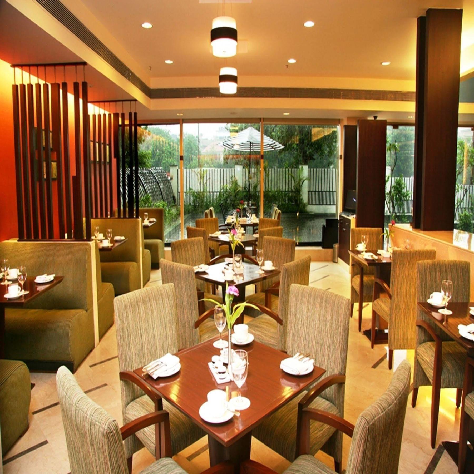 Muse Sarovar Portico Nehru Place Nueva Delhi Exterior foto