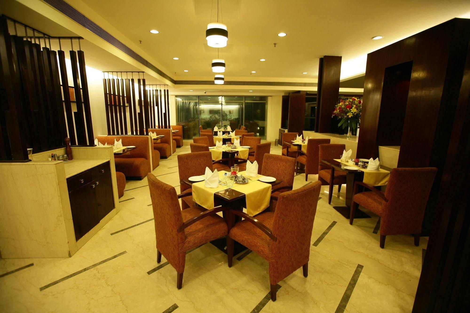 Muse Sarovar Portico Nehru Place Nueva Delhi Exterior foto